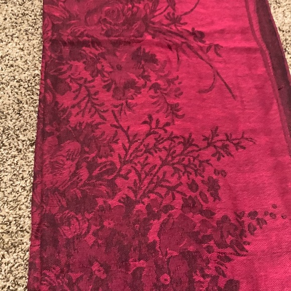 Pashmina Floral Scarf Pink Black NWT Fringe Wrap Shawl - Picture 2 of 5